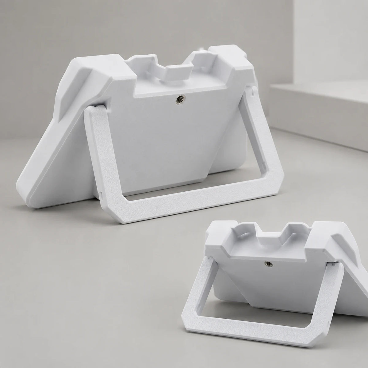 AeroLinkGear LinkDock foldable stand and snap-in cradle details